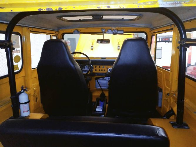 Unknown-Land-cruiser-1973-Yellow-Black-2