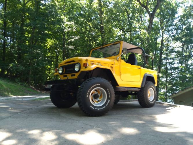 Unknown-Land-cruiser-1973-Yellow-Black-7
