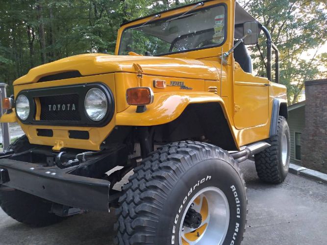 Unknown-Land-cruiser-1973-Yellow-Black