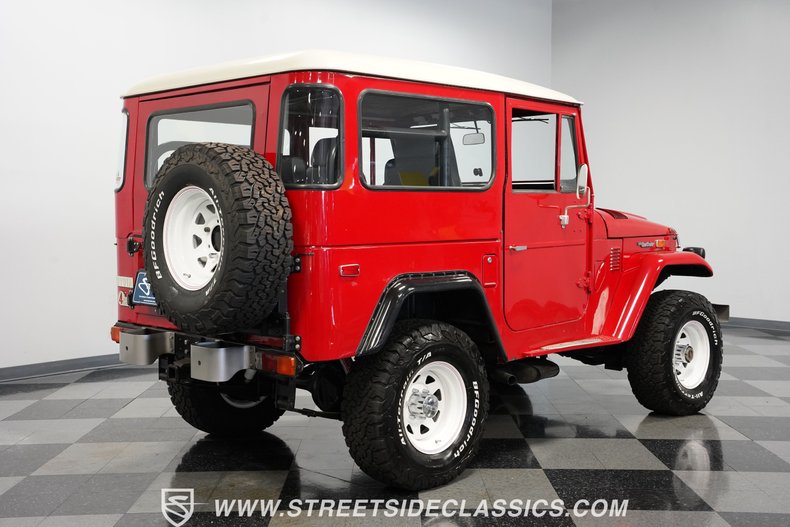 Unknown-Land-cruiser-1974-Red-Black-10
