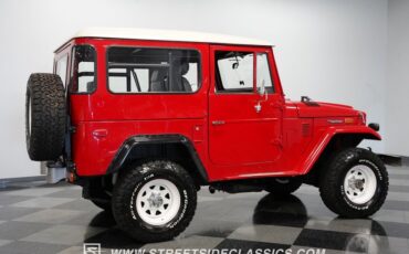 Unknown-Land-cruiser-1974-Red-Black-11