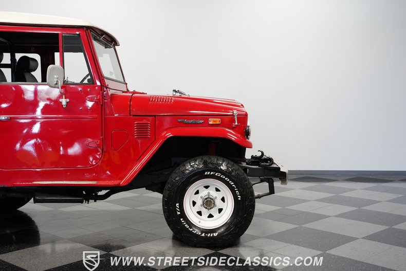 Unknown-Land-cruiser-1974-Red-Black-12