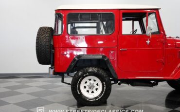Unknown-Land-cruiser-1974-Red-Black-14