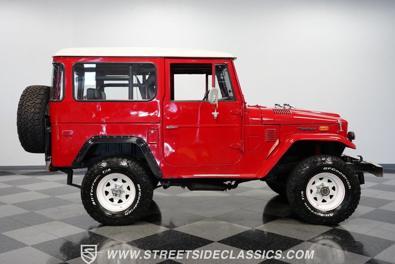 Unknown-Land-cruiser-1974-Red-Black-19