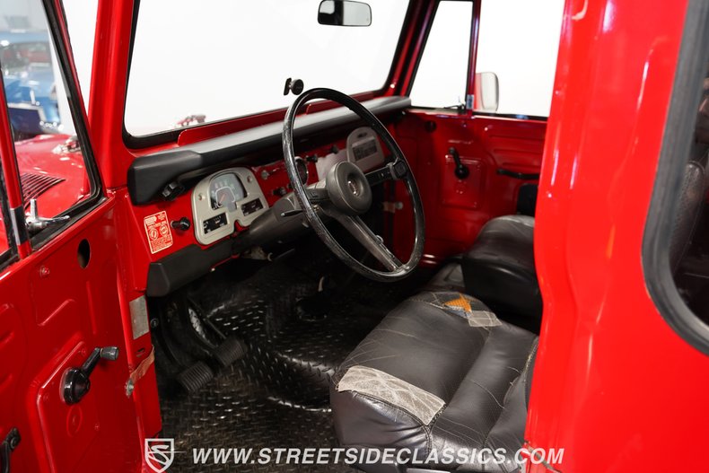 Unknown-Land-cruiser-1974-Red-Black-2