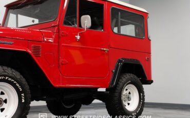 Unknown-Land-cruiser-1974-Red-Black-27