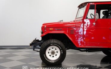 Unknown-Land-cruiser-1974-Red-Black-28