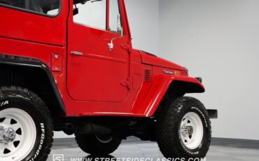 Unknown-Land-cruiser-1974-Red-Black-33