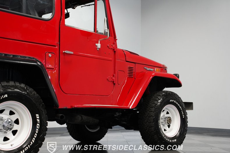 Unknown-Land-cruiser-1974-Red-Black-33
