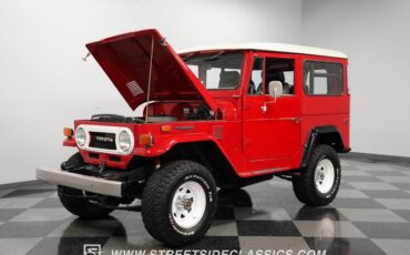 Unknown-Land-cruiser-1974-Red-Black-34