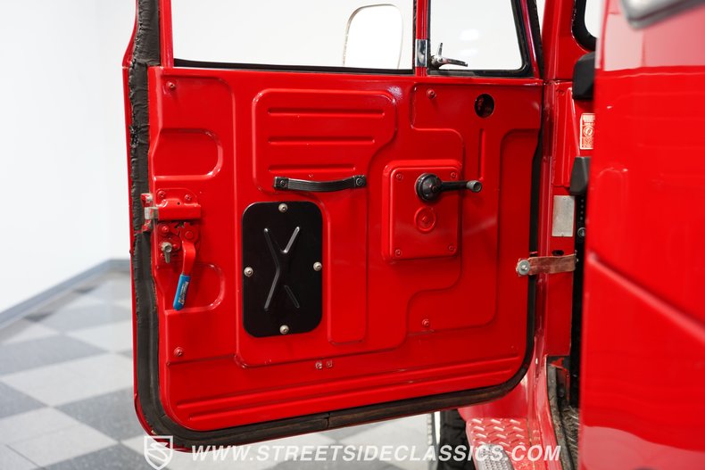 Unknown-Land-cruiser-1974-Red-Black-40