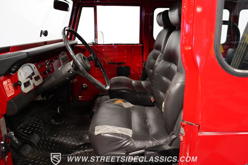 Unknown-Land-cruiser-1974-Red-Black-41