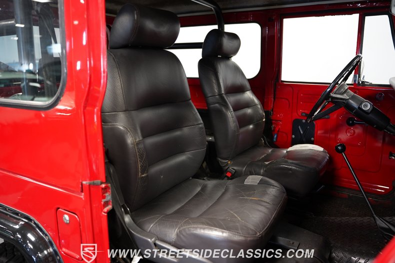 Unknown-Land-cruiser-1974-Red-Black-46