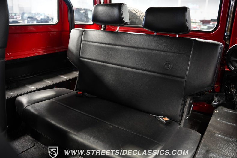 Unknown-Land-cruiser-1974-Red-Black-47