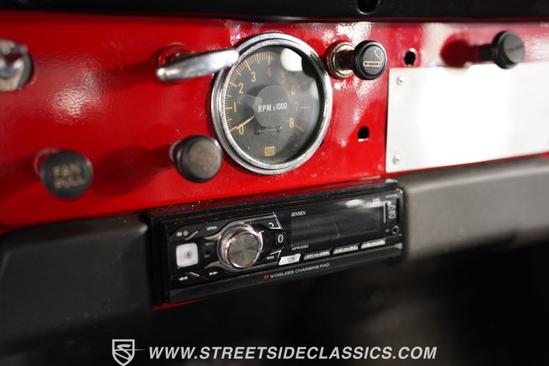 Unknown-Land-cruiser-1974-Red-Black-48