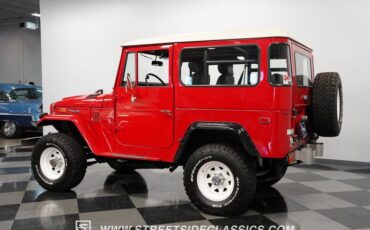 Unknown-Land-cruiser-1974-Red-Black-6