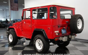 Unknown-Land-cruiser-1974-Red-Black-7