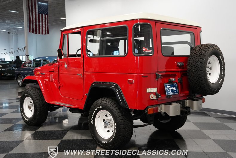 Unknown-Land-cruiser-1974-Red-Black-7