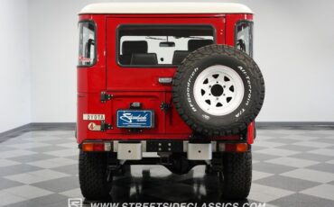 Unknown-Land-cruiser-1974-Red-Black-8
