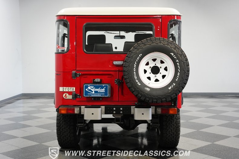 Unknown-Land-cruiser-1974-Red-Black-8
