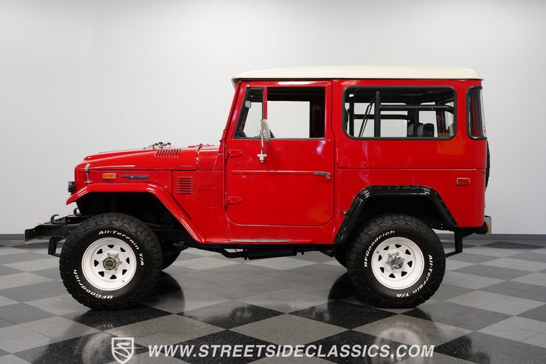 Unknown-Land-cruiser-1974-Red-Black