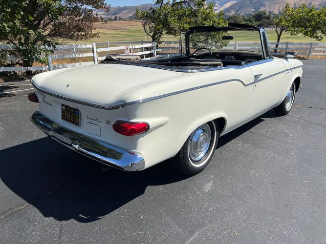 Unknown-Lark-1960-White-13