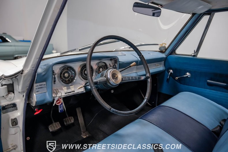 Unknown-Lark-1963-White-Blue-2