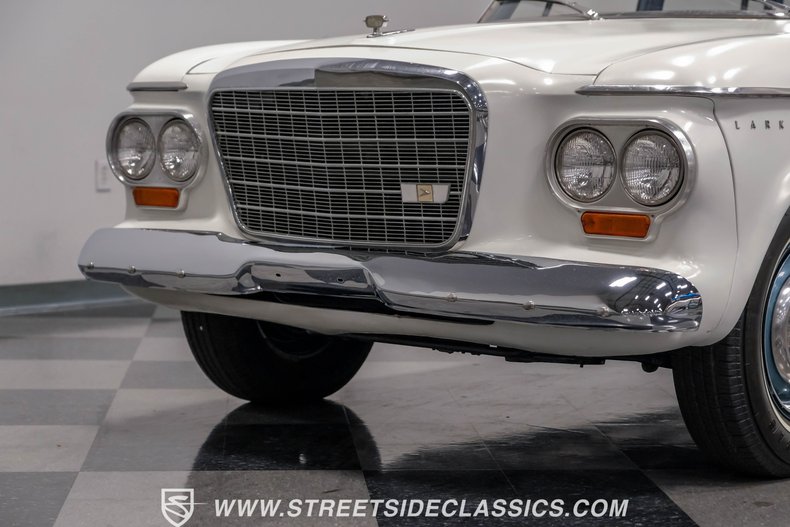 Unknown-Lark-1963-White-Blue-25