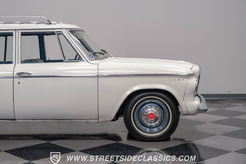 Unknown-Lark-1963-White-Blue-34