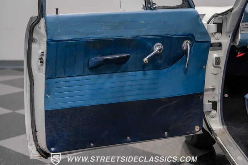 Unknown-Lark-1963-White-Blue-40