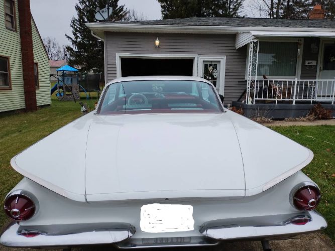 Unknown-Lesabre-1960-White-1