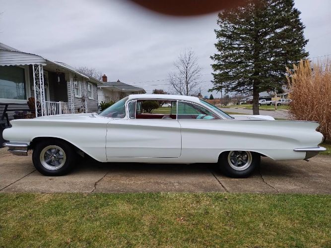 Unknown-Lesabre-1960-White-6
