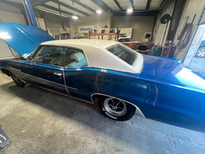 Unknown-Lesabre-1969-Blue-2