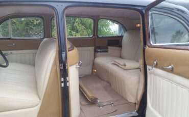 Unknown-Limousine-1941-Black-13