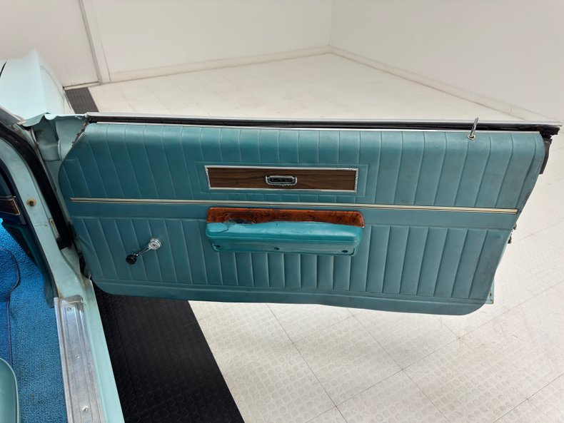 Unknown-Ltd-1969-Light-Aqua-Aqua-32