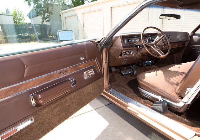 Unknown-Ltd-1972-Brown-Brown-10