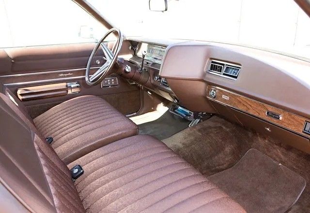 Unknown-Ltd-1972-Brown-Brown-11