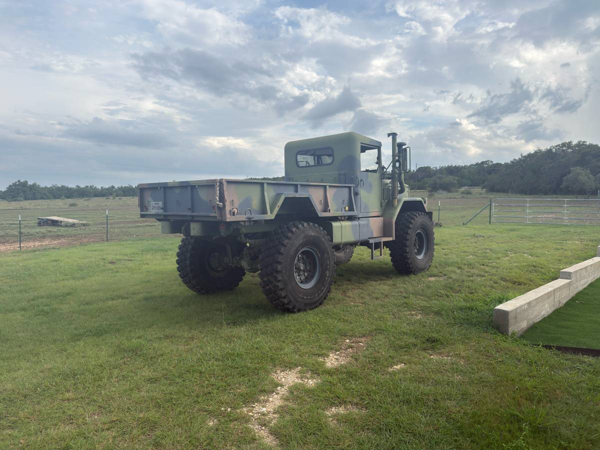 Unknown-M35a2-diesel-1970-5