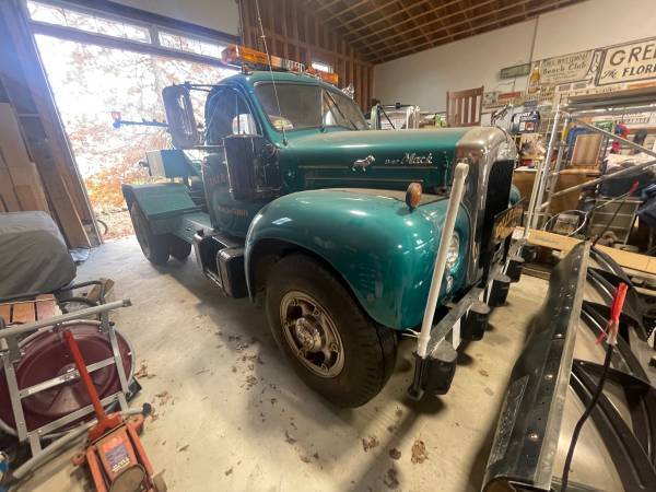 Unknown-Mack-1960-10