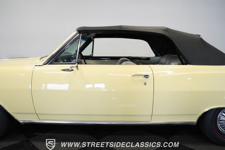Unknown-Malibu-1965-Crocus-Yellow-White-2