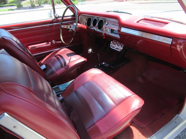 Unknown-Malibu-1965-Ermine-White-Red-10