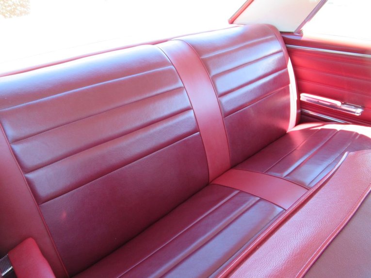 Unknown-Malibu-1965-Ermine-White-Red-17