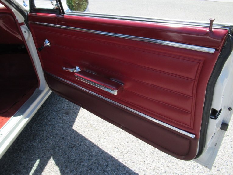 Unknown-Malibu-1965-Ermine-White-Red-19