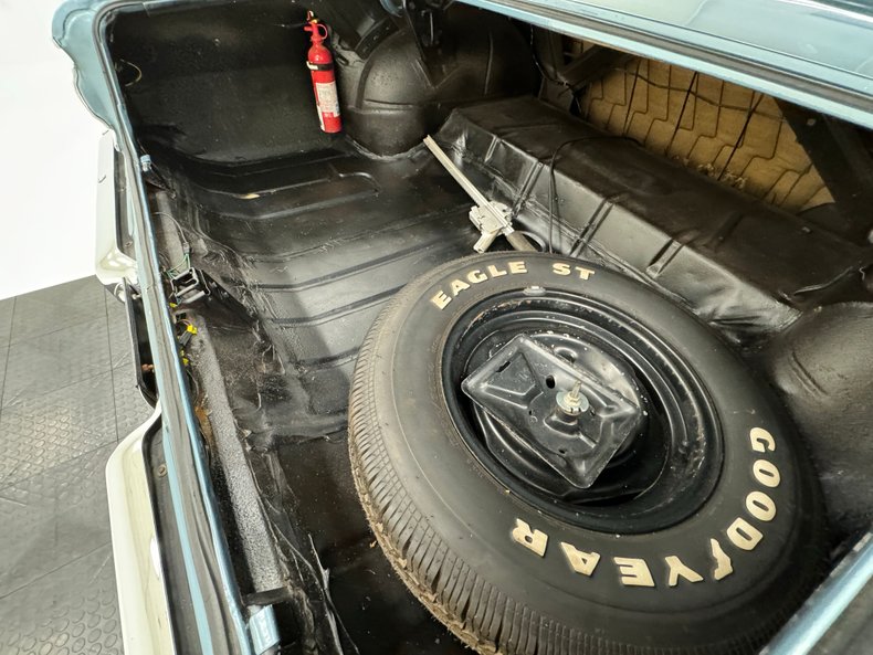 Unknown-Malibu-1965-Mist-Blue-Black-6