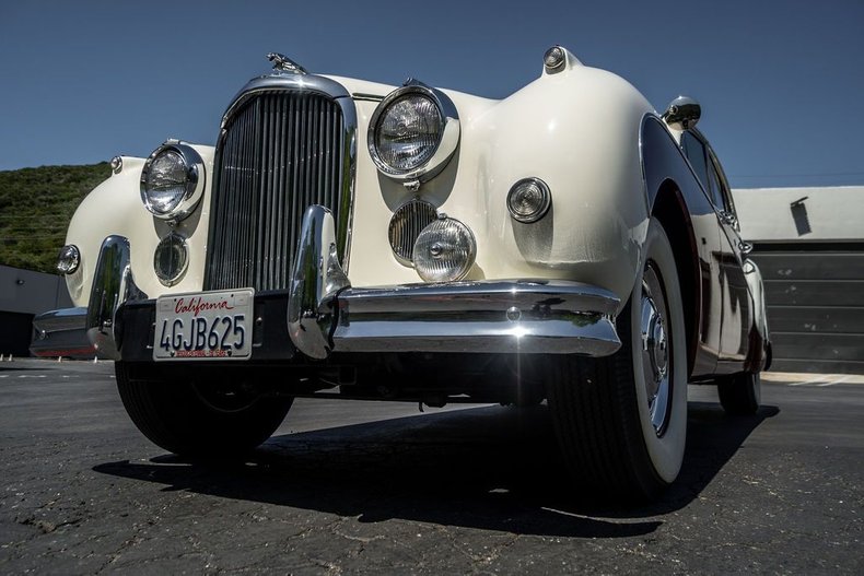 Unknown-Mark-ix-1959-White-Black-20