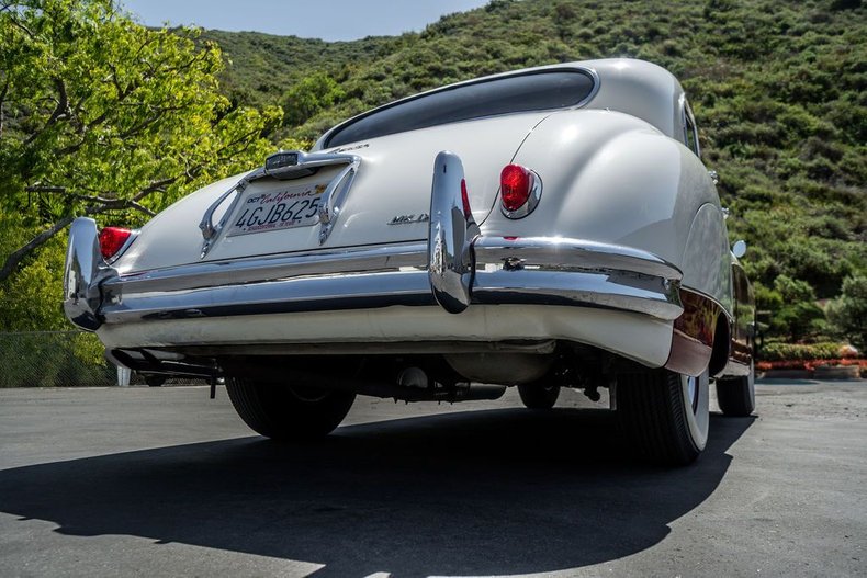 Unknown-Mark-ix-1959-White-Black-22