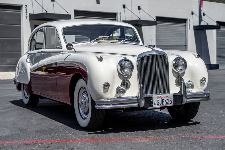 Unknown-Mark-ix-1959-White-Black-36