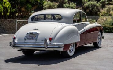 Unknown-Mark-ix-1959-White-Black