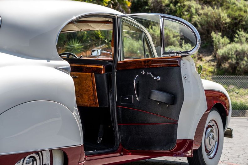 Unknown-Mark-ix-1959-White-Black-41