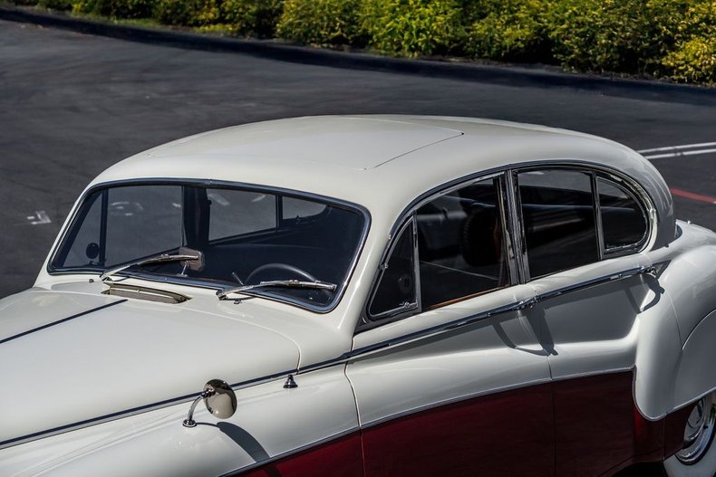 Unknown-Mark-ix-1959-White-Black-43